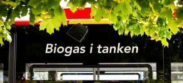 Buss med texten "Biogas i tanken"