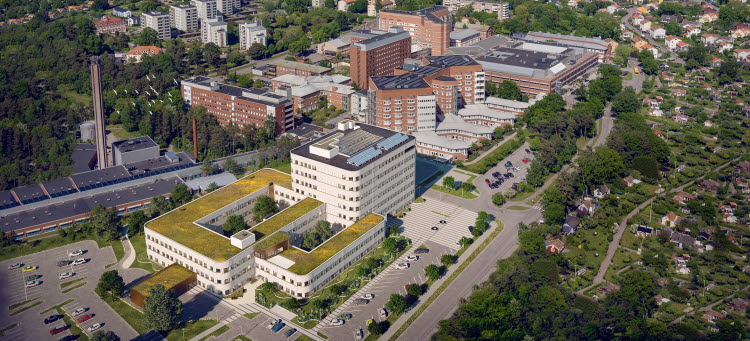 Bildmontage föreställande de nya byggnaderna och Länssjukhuset i Kalmar.