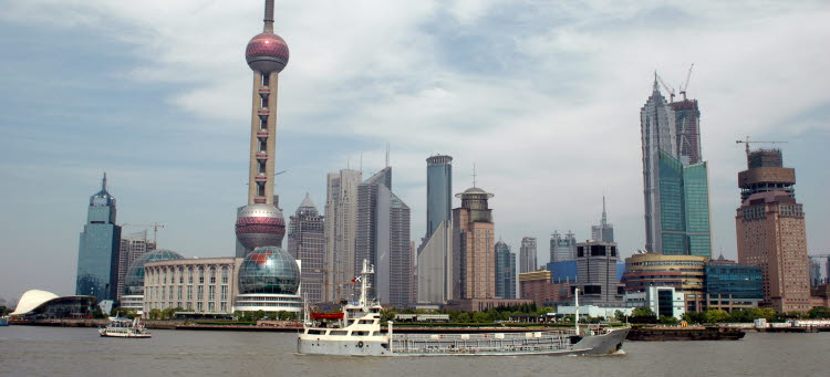 Shanghai sett från havet.