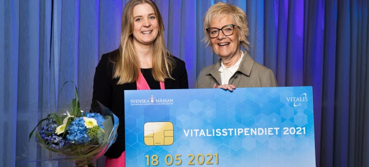 Anna Norrenge och Anne-Lie Gustafsson har tagit emot Vitalisstipendiet.