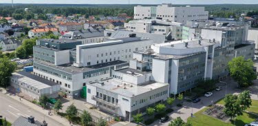 Drönarbild över hela Västerviks sjukhus.
